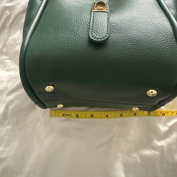Elegant Green Handbag with Twilly Handle - Picture 4 of 6